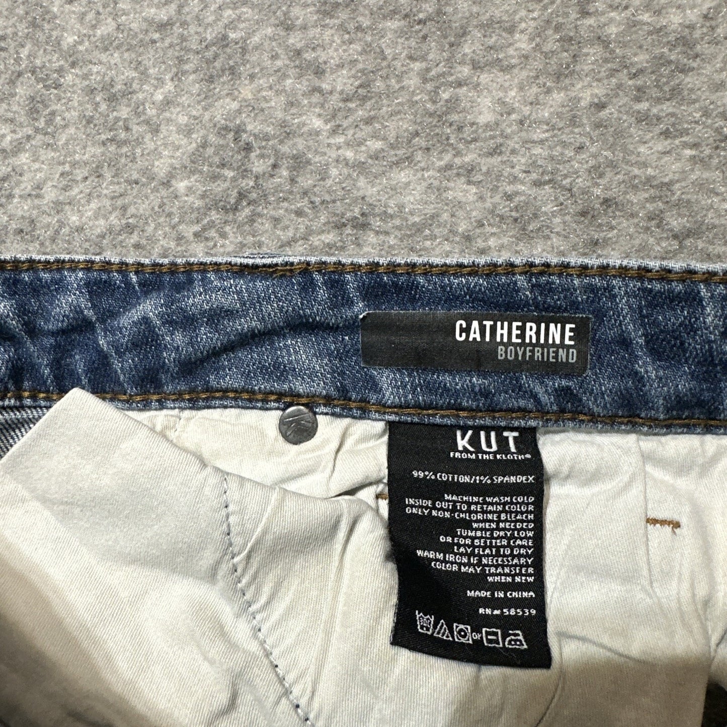 KUT From The Kloth Catherine Boyfriend Women's Distressed Jeans Size 4 Blue
