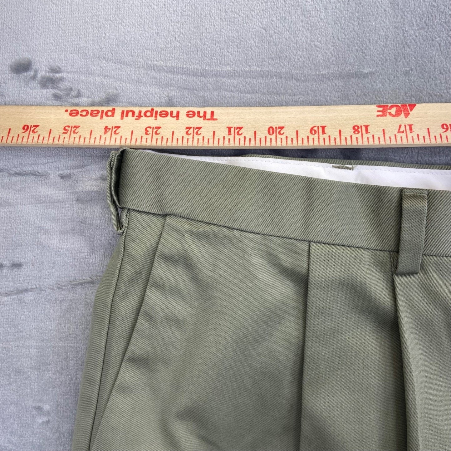 Roundtree & Yorke Men's Pleated Chinos Pants 48x34 Khaki #534424