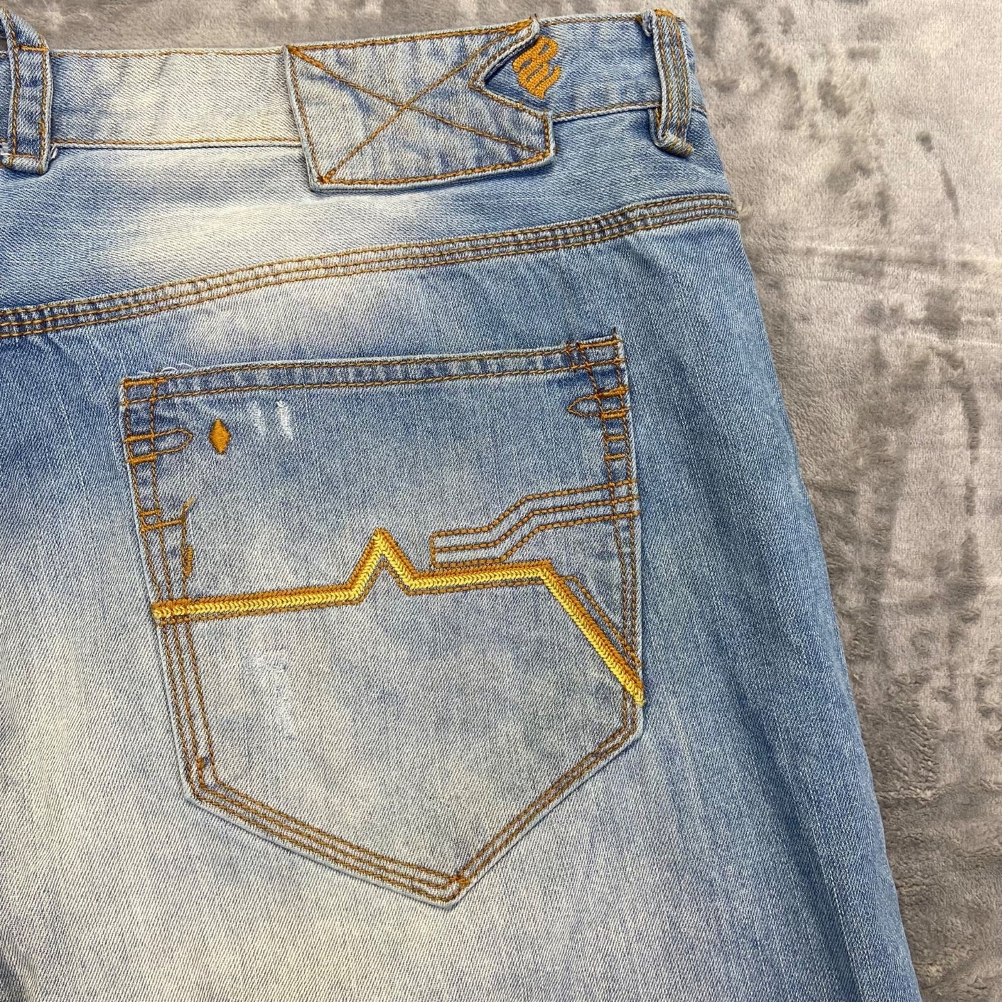 Vintage Rocawear Men's Classic Fit Straight Jeans Size 42 Blue Light Wash