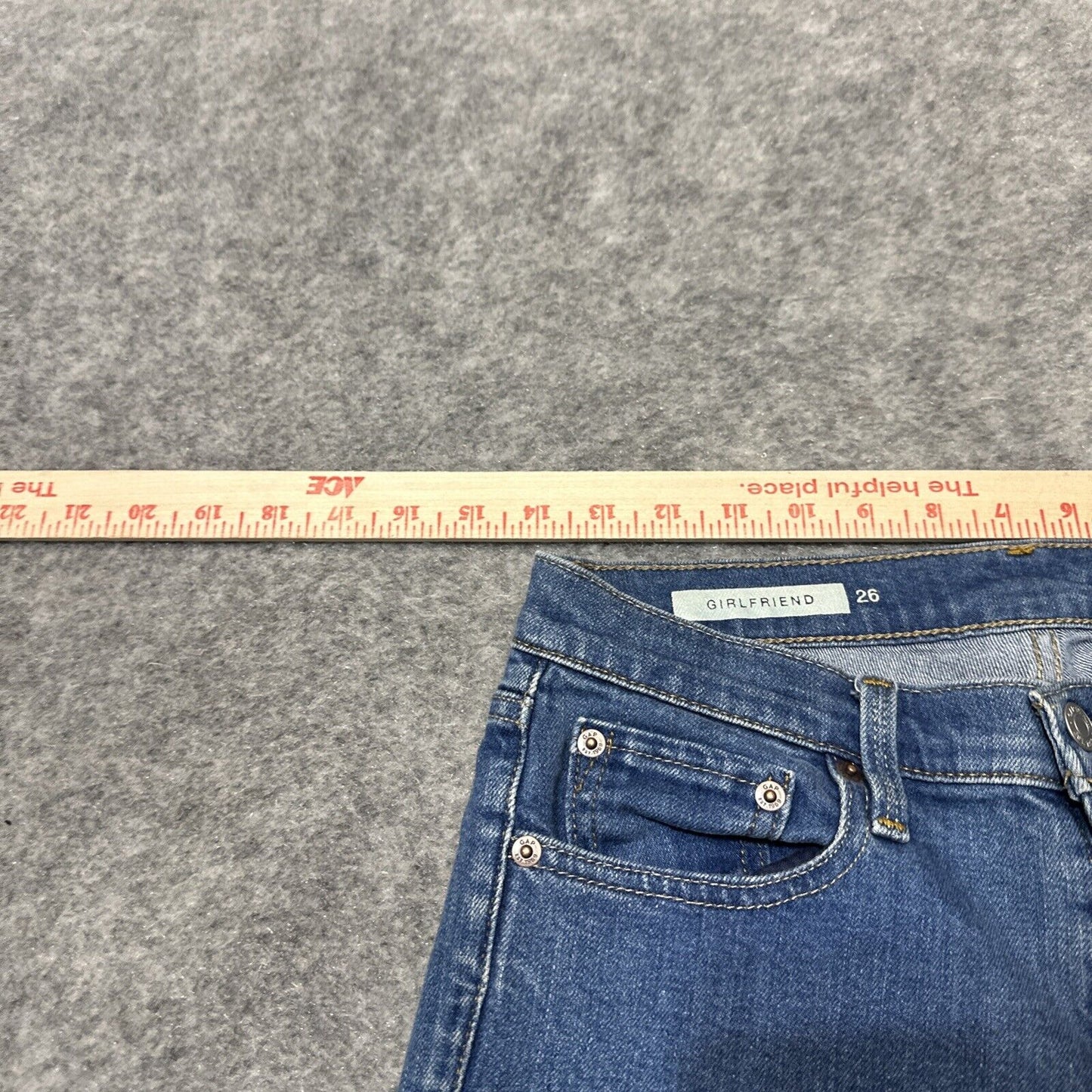 Gap 1969 Girlfriend Women's Straight Jeans Size 26 Blue Medium Wash Denim