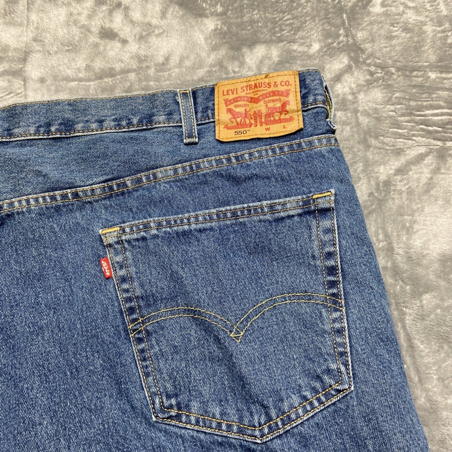 Levi’s 550 Relaxed Fit Jeans Men's Size 54x30 Blue Denim