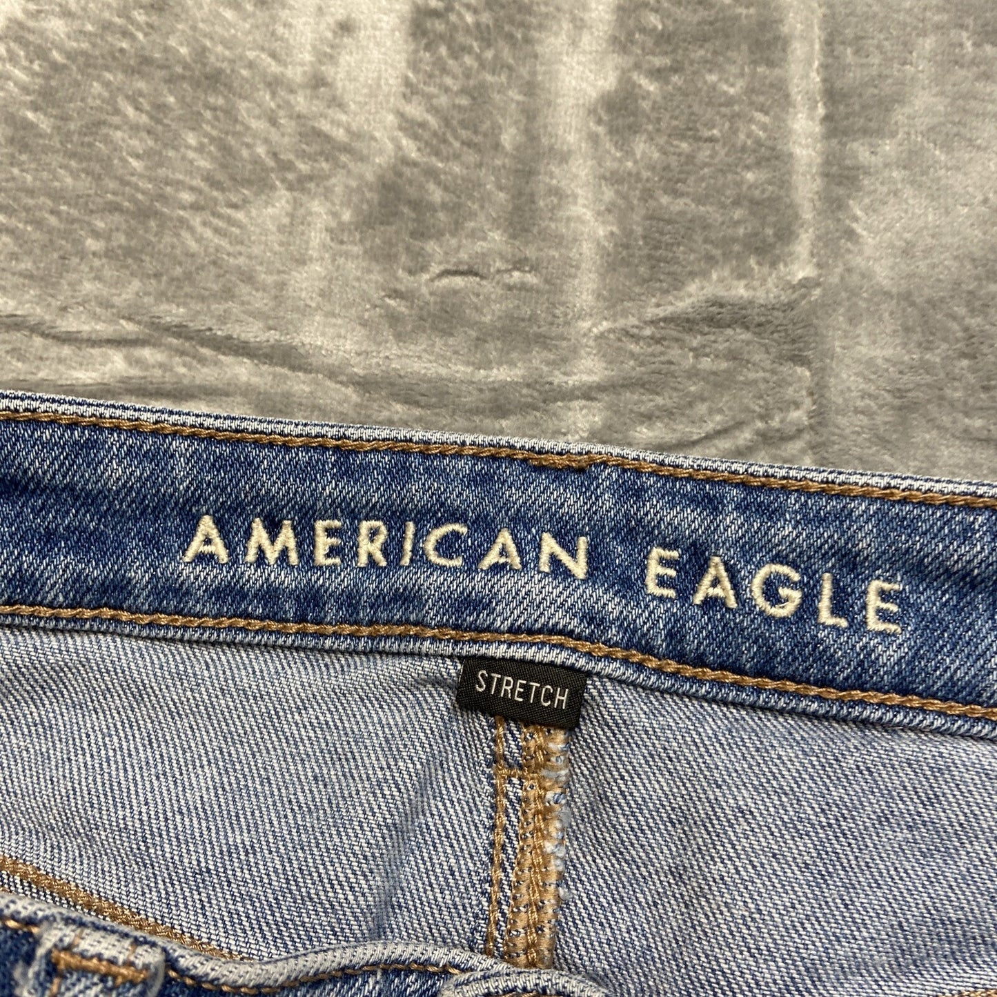 American Eagle Stretch Distressed Mom Jeans Women's Size 8R Blue