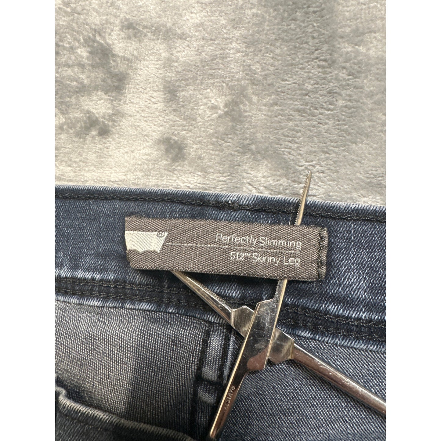 Levi's 512 Perfectly Slimming Skinny Leg Jeans Women's Size 10S Dark Blue Denim